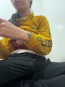 saraaxx1 online show from 02-14-26, 10:10