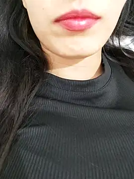 saraaxx1 online show from 11-11-25, 03:29