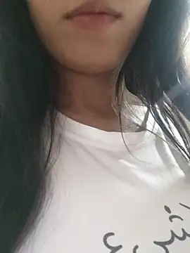 saraaxx1 online show from 10-08-25, 04:19