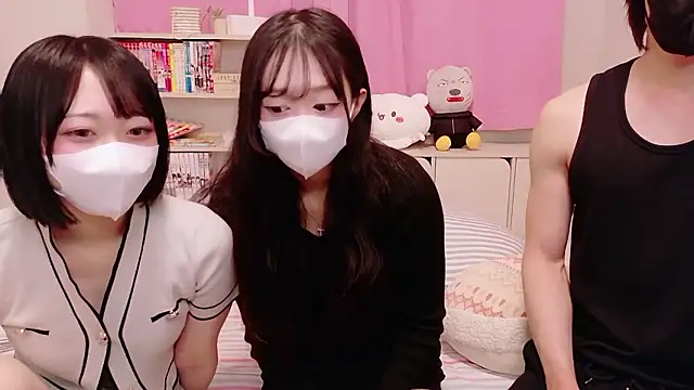 Rodrigues Lucas online show from 10-23-25, 04:05