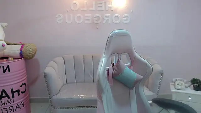 Elody a  online show from 03-19-25, 10:00