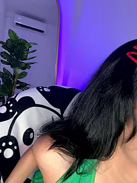  Emily Thompson  online show from 01-08-26, 03:23