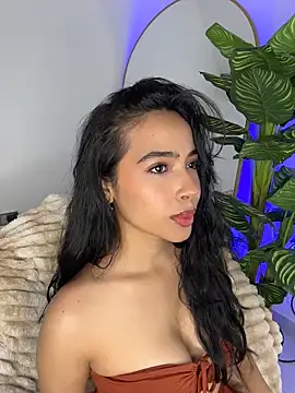  Emily Thompson  online show from 06-17-26, 02:22