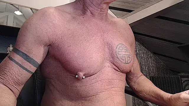 munichrubber online show from 10-23-25, 04:00