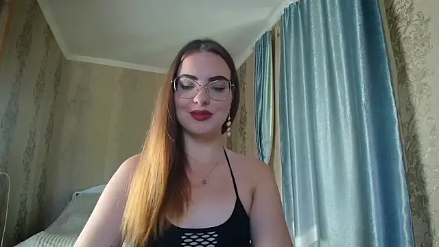 Snapshot of Leila_Kissyu chatting on 09-22-25, 09:37 Leila Kissyu online show from 09-22-25, 09:37