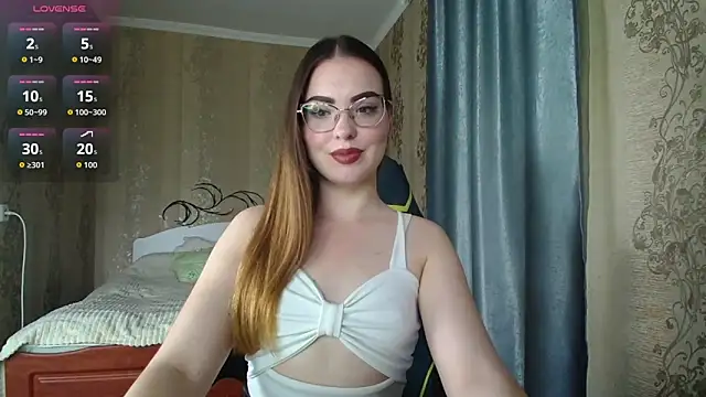 Snapshot of Leila_Kissyu chatting on 05-20-26, 10:23 Leila Kissyu online show from 05-20-26, 10:23