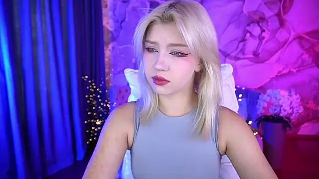 SelenaIris online show from 09-19-25, 06:28