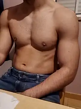 Snapshot of LucianDraven chatting on 03-05-25, 11:49 LucianDraven online show from 03-05-25, 11:49