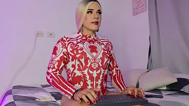 isahilton1 online show from 10-15-25, 10:29