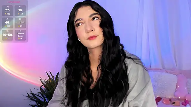 Snapshot of Hi_Soyfer chatting on 10-30-25, 01:42 Hi Soyfer online show from 10-30-25, 01:42