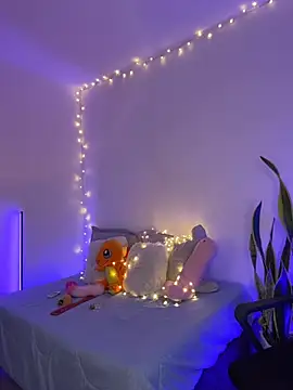 Snapshot of Hi_Soyfer chatting on 07-16-26, 02:19 Hi Soyfer online show from 07-16-26, 02:19