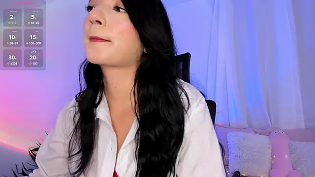 Snapshot of Hi_Soyfer chatting on 10-29-25, 04:28 Hi Soyfer online show from 10-29-25, 04:28