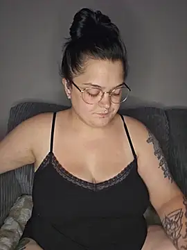 Snapshot of Saucy-Serenity chatting on 07-12-26, 10:32 Saucy-Serenity online show from 07-12-26, 10:32