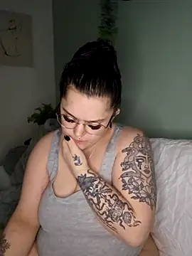 Saucy-Serenity online show from 03-16-26, 08:22