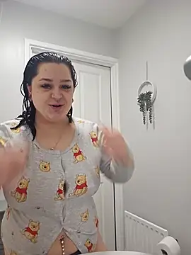 Saucy-Serenity online show from 02-14-26, 01:44