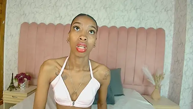 Snapshot of SCARLHETTBROWN chatting on 05-22-26, 01:53 SCARLHETTBROWN online show from 05-22-26, 01:53