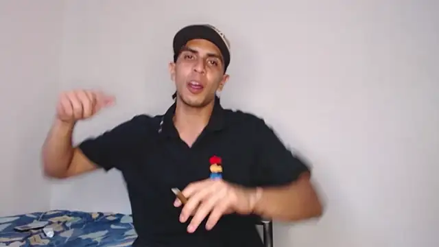 Monkey uchiha777 online show from 12-18-25, 10:35