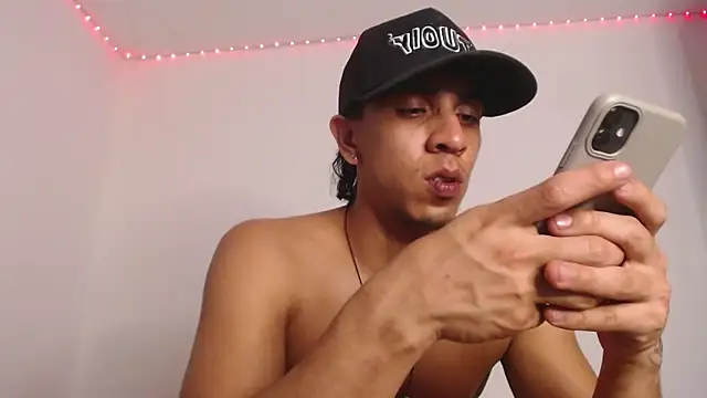 Monkey uchiha777 online show from 02-06-26, 02:40