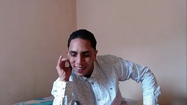 Monkey uchiha777 online show from 09-17-25, 05:15