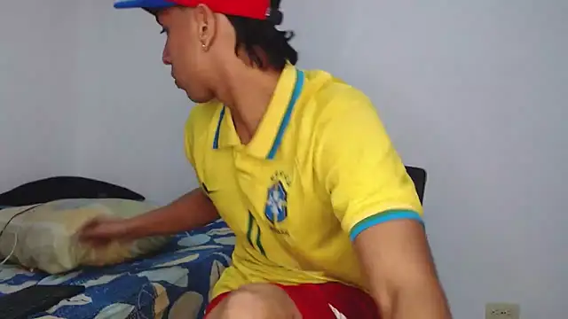 Monkey uchiha777 online show from 12-01-25, 10:43