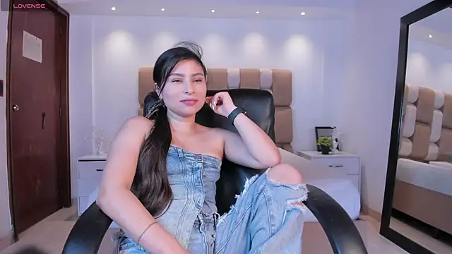 Snapshot of Catalina_Santhana chatting on 09-23-25, 06:04 Catalina Santhana online show from 09-23-25, 06:04