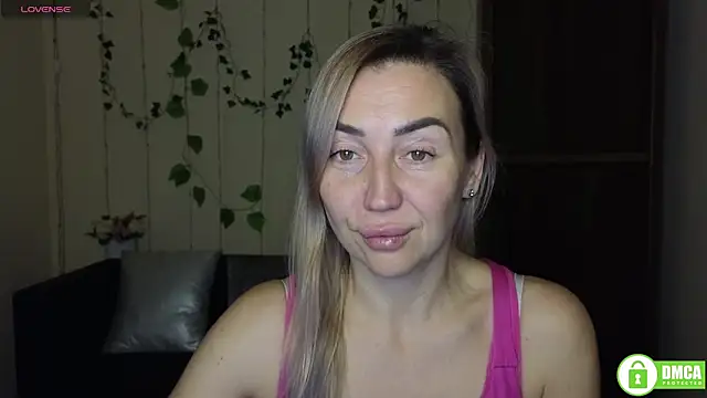 Kiss julli88I online show from 12-17-25, 06:35