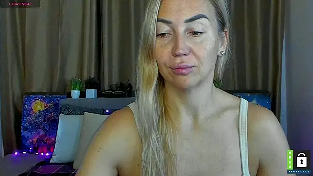 Snapshot of Kiss_julli88I chatting on 10-22-25, 05:29 Kiss julli88I online show from 10-22-25, 05:29