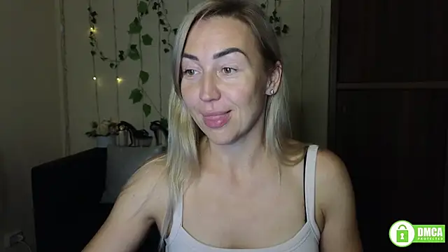 Snapshot of Kiss_julli88I chatting on 09-18-25, 05:27 Kiss julli88I online show from 09-18-25, 05:27