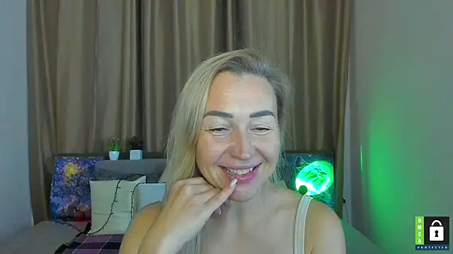 Kiss julli88I online show from 11-08-25, 06:33