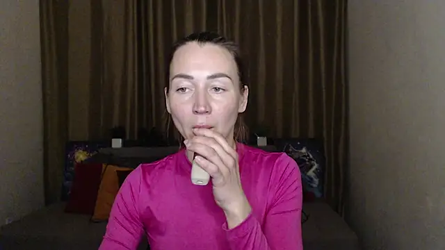 Snapshot of Kiss_julli88I chatting on 03-15-25, 09:49 Kiss julli88I online show from 03-15-25, 09:49