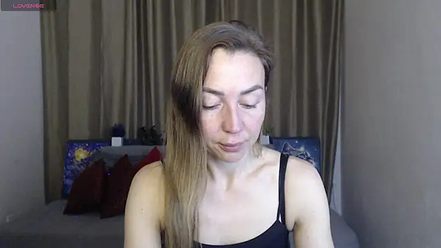 Snapshot of Kiss_julli88I chatting on 03-17-25, 02:08 Kiss julli88I online show from 03-17-25, 02:08
