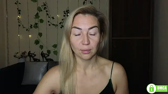 Kiss julli88I online show from 11-04-25, 06:22