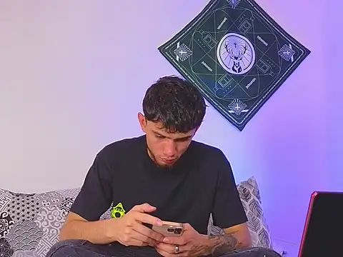 samevansx  online show from 11-12-25, 04:33