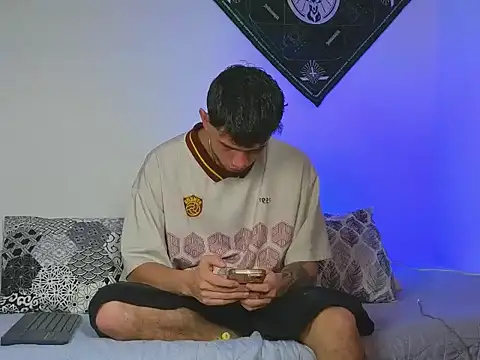 samevansx  online show from 10-27-25, 02:40