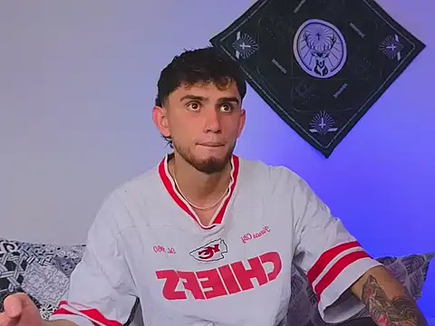 samevansx  online show from 10-28-25, 03:55