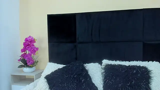 MaddyCrofft online show from 03-12-26, 11:25