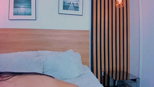 MaddyCrofft online show from 09-19-25, 11:25