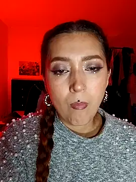 Snapshot of Luz_delunaa chatting on 03-17-25, 01:46 Luz delunaa online show from 03-17-25, 01:46