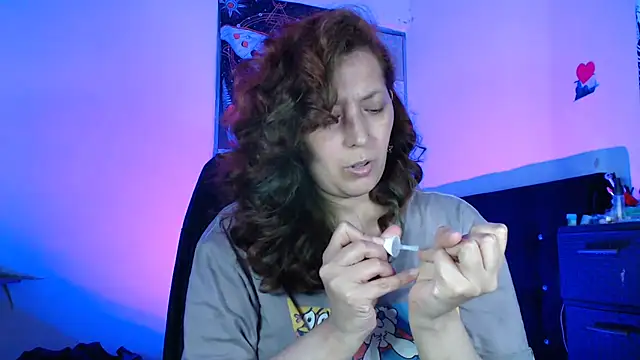 Luz delunaa online show from 03-06-26, 02:39