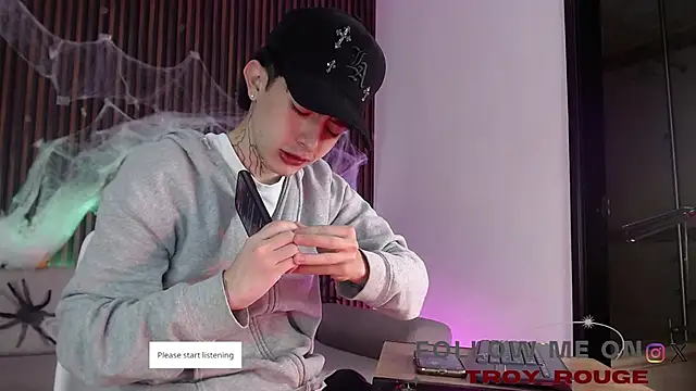 troy rouge online show from 10-22-25, 07:35