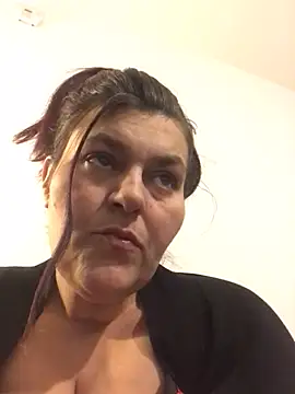 Curvy-Essex-Milf online show from 03-23-25, 12:47