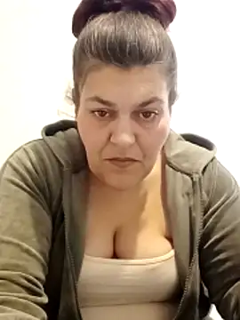 Snapshot of Curvy-Essex-Milf chatting on 03-07-26, 06:02 Curvy-Essex-Milf online show from 03-07-26, 06:02