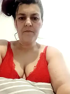 Curvy-Essex-Milf online show from 12-13-25, 08:04