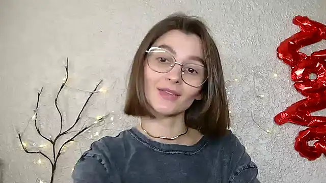 Snapshot of luna_Gharming chatting on 03-19-25, 10:55 luna Gharming online show from 03-19-25, 10:55