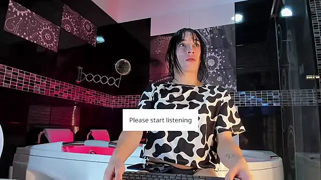 Snapshot of Small_Hot19 chatting on 10-23-25, 10:47 Small Hot19 online show from 10-23-25, 10:47