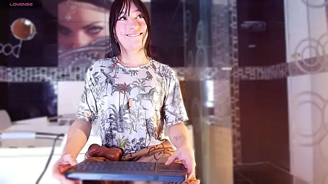 Snapshot of Small_Hot19 chatting on 12-02-25, 10:17 Small Hot19 online show from 12-02-25, 10:17