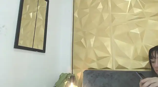 Snapshot of Small_Hot19 chatting on 03-16-25, 06:12 Small Hot19 online show from 03-16-25, 06:12