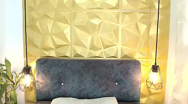 Snapshot of Small_Hot19 chatting on 03-20-25, 03:25 Small Hot19 online show from 03-20-25, 03:25