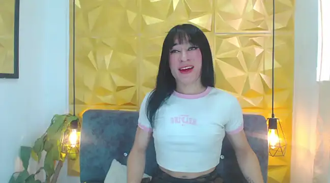 Snapshot of Small_Hot19 chatting on 03-17-25, 05:27 Small Hot19 online show from 03-17-25, 05:27