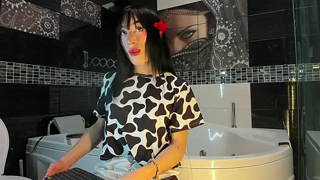 Snapshot of Small_Hot19 chatting on 10-22-25, 03:00 Small Hot19 online show from 10-22-25, 03:00